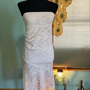 Chic Strapless White Lace Dress
